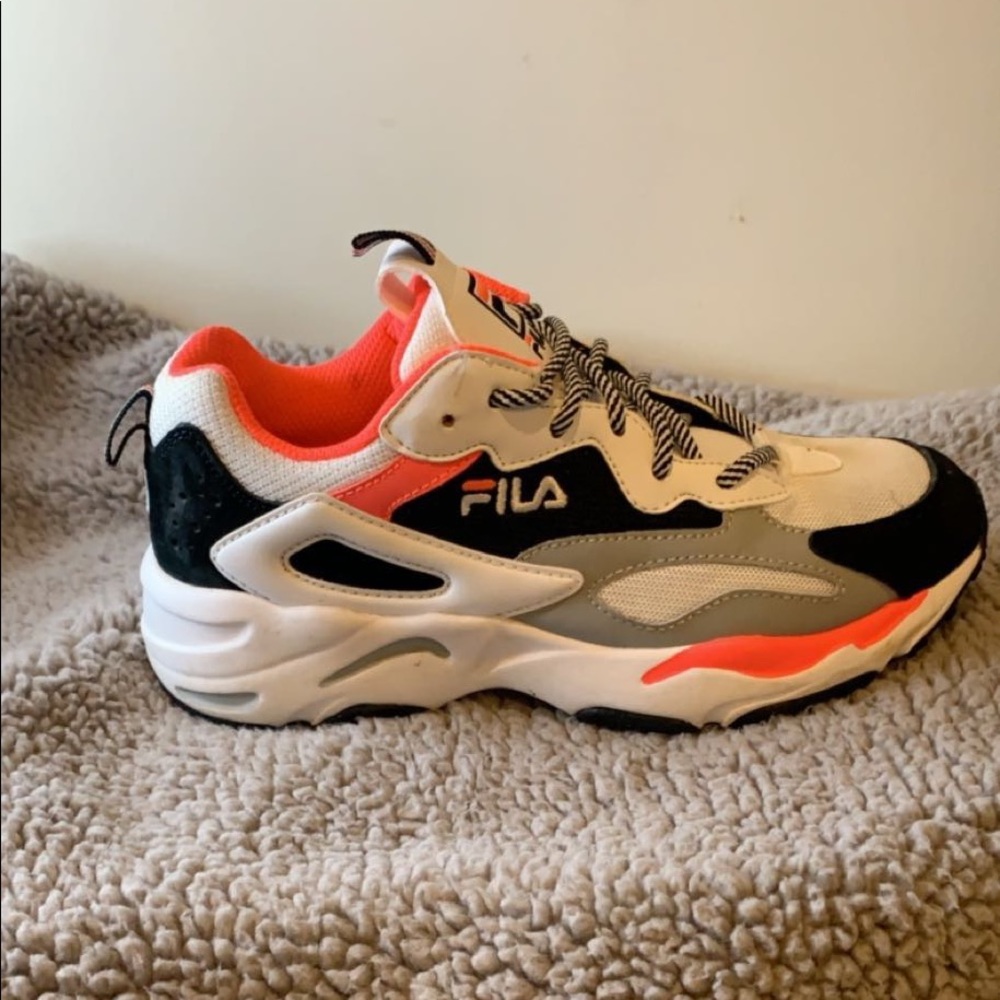 I am selling pink, black and white fila sneakers!